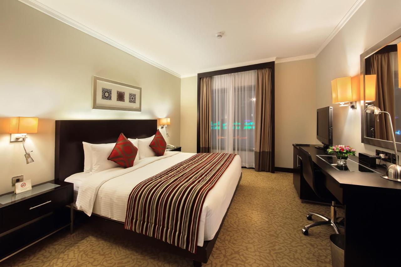 Отель Ramada Plaza By Wyndham Dubai Deira Экстерьер фото